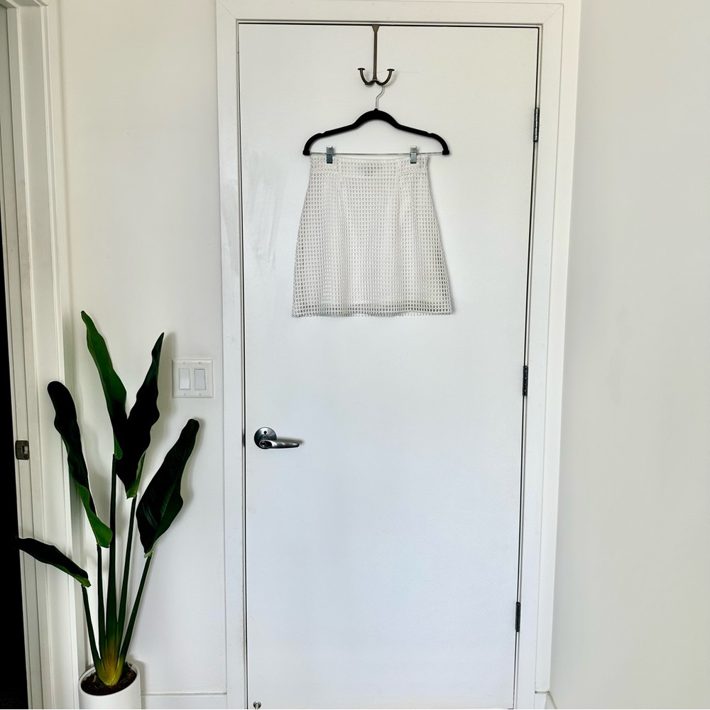 French connection high waisted white mini skirt size 6